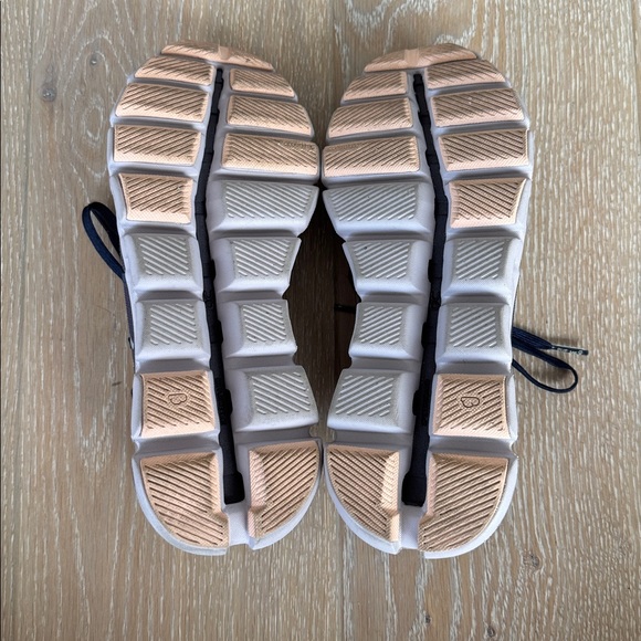 On Running Women’s Cloud X 3 in Iron/Fade - Picture 6 of 7